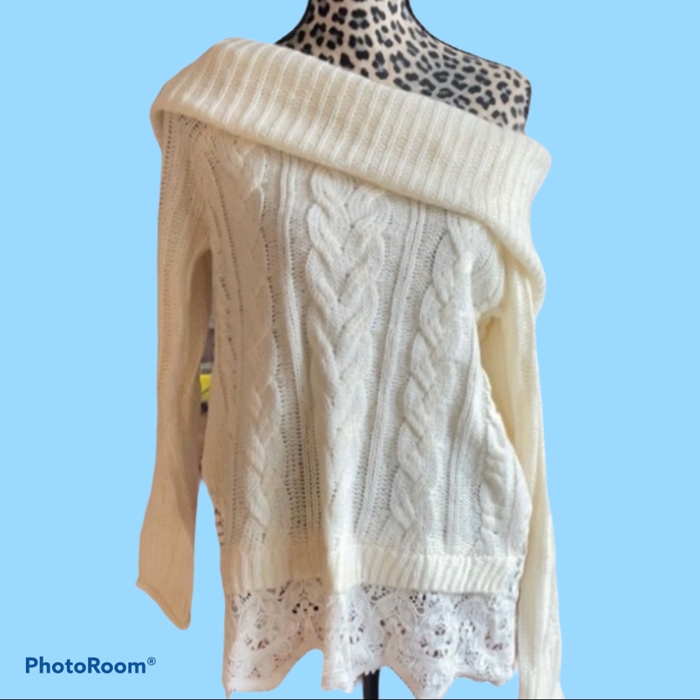 DONATED! NWT Knox Rose Sweater